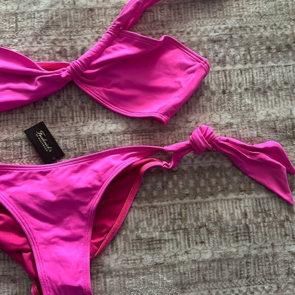 Fredrick’s of Hollywood Size Medium Hot pink Bikini set NWT - Picture 3 of 6